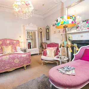 The Rosebery Apartment